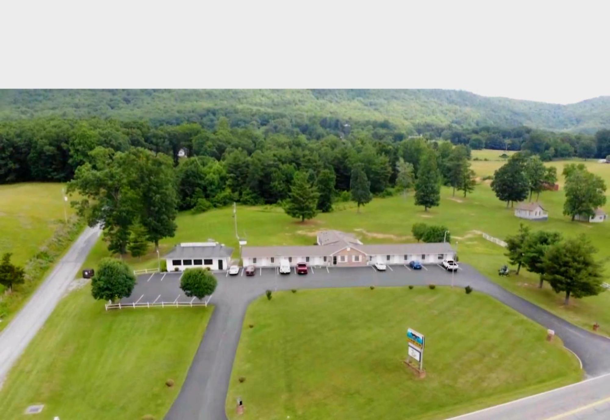Fox Mountain Inn Max Meadows Bagian luar foto