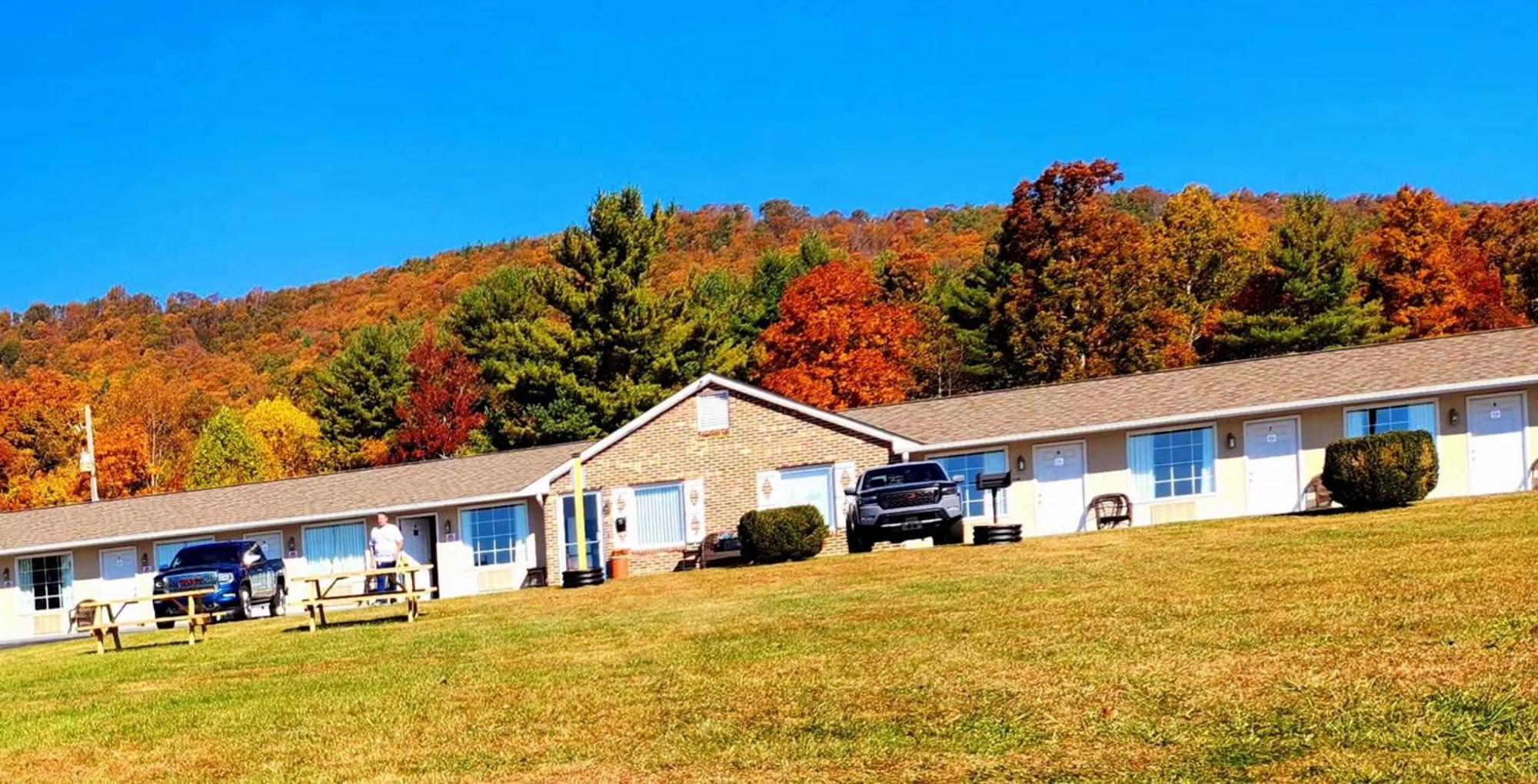 Fox Mountain Inn Max Meadows Bagian luar foto