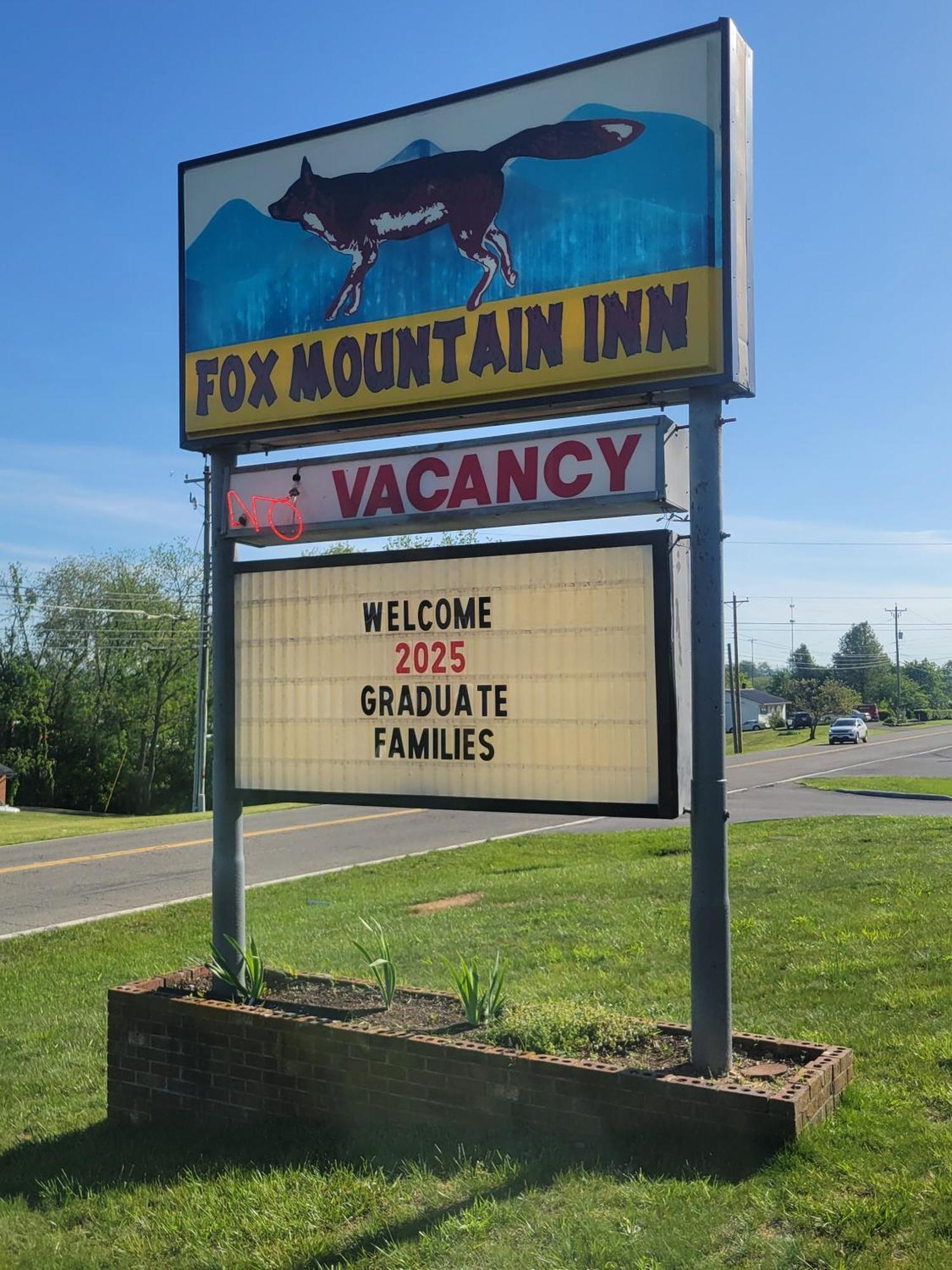 Fox Mountain Inn Max Meadows Bagian luar foto